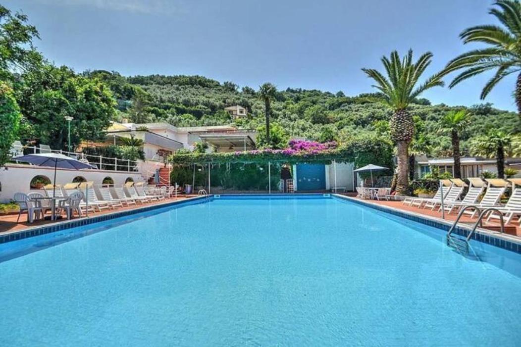 Un Paradiso A Sorrento Con Piscina Massa Lubrense Exterior photo